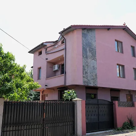 Iulia Πανσιόν 3*