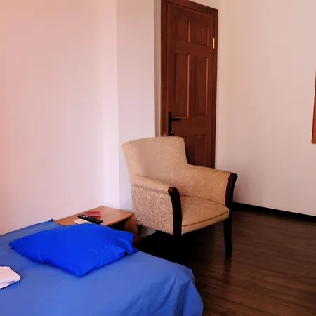 Iulia Πανσιόν