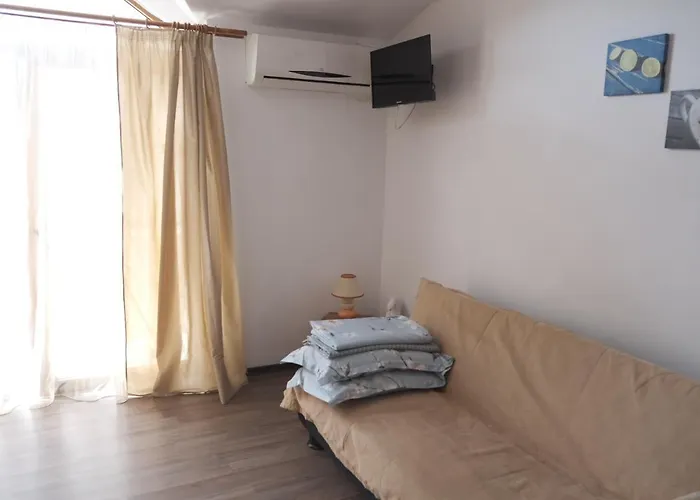 Iulia Πανσιόν 3*