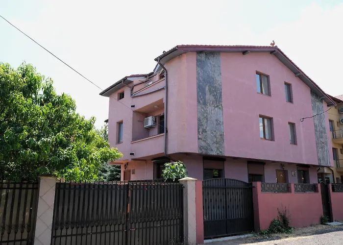 Iulia Πανσιόν 3*