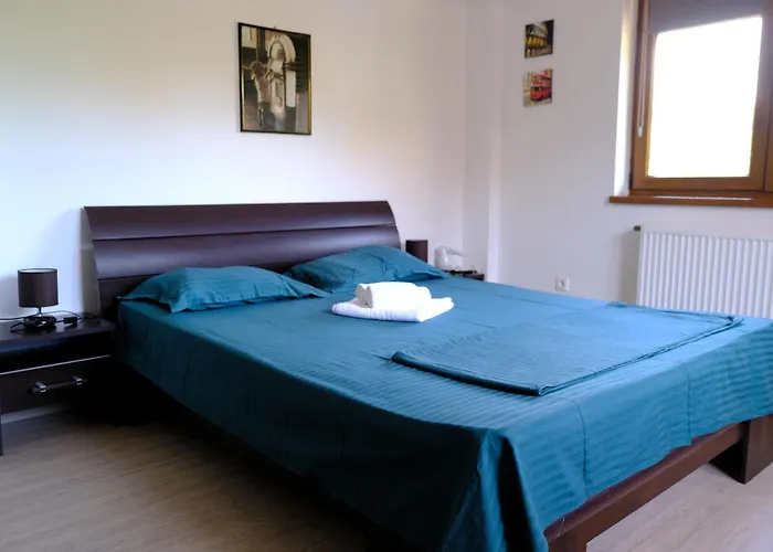 Iulia Πανσιόν